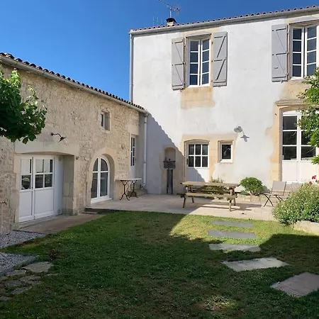 Maison De Charme Le Vieux Rivail *